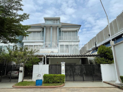 Twin Villa for Rent at Borey Peng Hout The Star Eternal, Sangkat Stueng Mean Chey Villa in Phnom Penh Capital