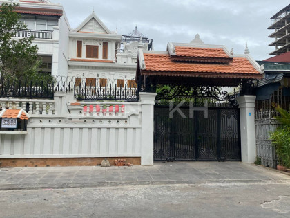 Villa for Rent at Samnang 12 Market Villa in Phnom Penh Capital