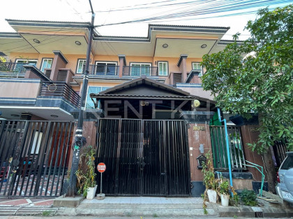 Link House for Rent at Borey 999, Sangkat Teuk Thla Flat in Phnom Penh Capital