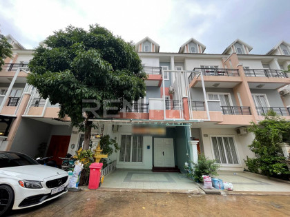 Link House for Rent at Borey Phnom Penh Thmey 2004 Villa in Phnom Penh Capital