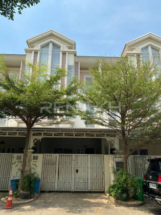 Link House for Rent at Borey Chip Mong Land Sen Sok Villa in Phnom Penh Capital