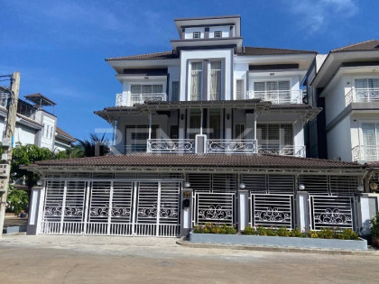 Single Villa for Rent at Borey New World, Aeon Sen Sok Area Villa in Phnom Penh Capital