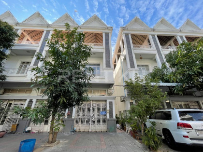 Link House for Rent at Borey Borey Varina Sen Sok Flat in Phnom Penh Capital