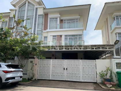 Twin Villa at Borey Chip Mong Land Sen Sok Villa in Phnom Penh Capital