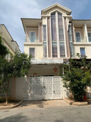 Twin Villa at Borey Chip Mong Land Sen Sok Villa in Phnom Penh Capital