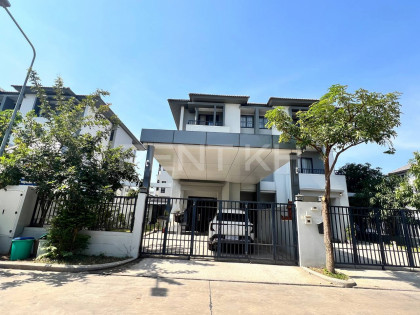 Twins Villa for Rent in Borey Chip Mong​ 598 Villa in Phnom Penh Capital