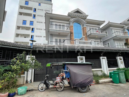 Twins Villa for Rent in Borey Vimean Phnom Penh St.598 Near Aeon2 Villa in Phnom Penh Capital