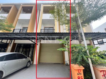 Link House for Rent at Borey Bunly Flat in Phnom Penh Capital