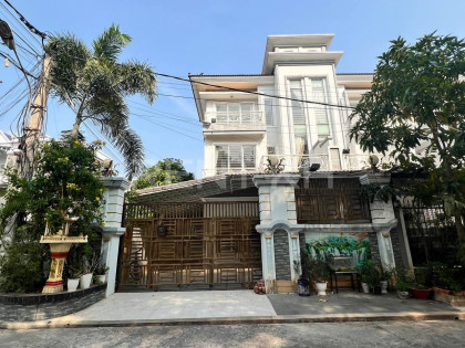 Twin Villa for Rent at Borey Pipoup Thmei, Khan Sen Sok Villa in Phnom Penh Capital