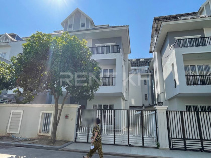 LA Villa for Rent in Borey Phnom Penh Thmey (Crystal Park) Villa in Phnom Penh Capital