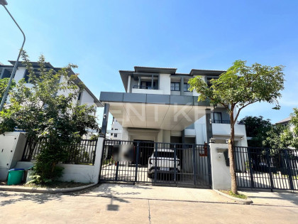 Twins Villa for Rent in Borey Chip Mong​ 598 Villa in Phnom Penh Capital