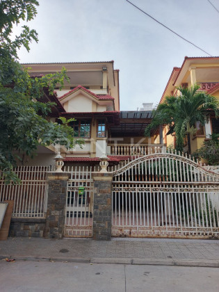 Twins Villa for Rent in Borey Sopheak Mongkul, Next to National Road 6A Villa in Phnom Penh Capital