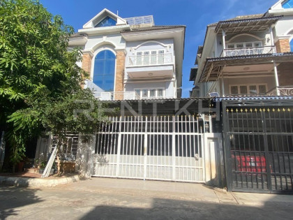 Twin Villa for Rent at Borey Vimean Phnom Penh (AEON 2) Villa in Phnom Penh Capital