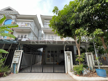 Twins Villa for Rent in Borey Vimean Phnom Penh St.598 Near Aeon2 Villa in Phnom Penh Capital