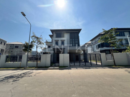 Single Villa for Rent in Borey Chip Mong​ 598 Villa in Phnom Penh Capital