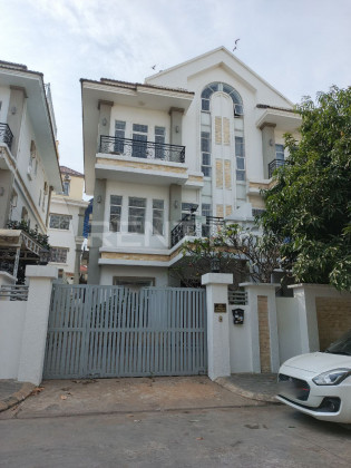 Twins Villa for Rent in Borey River Town, Next to National Road 6A Villa in Phnom Penh Capital