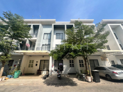 Link House for Rent at Borey ARATA Villa in Phnom Penh Capital