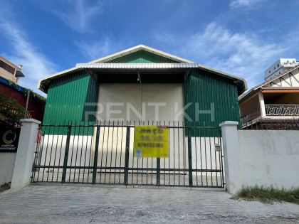 Warehouse for Rent at Sangkat Phsar Daem Phkov Warehouse in Phnom Penh Capital