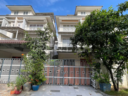 Twins Villa  for Rent in Borey Phnom Penh Thmey, Makro Supermarket Villa in Phnom Penh Capital