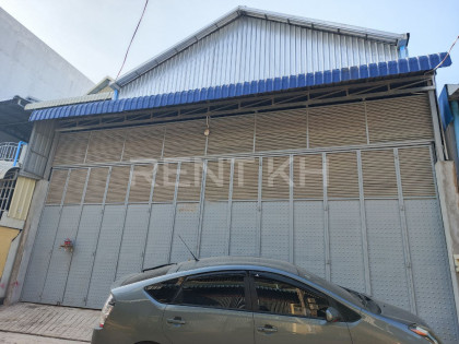 ឃ្លាំងជួលនៅពោធិសែនជ័យ Warehouse in Phnom Penh Capital
