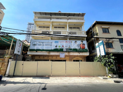 Shop House for Rent at Sangkat Toul Svay Prey Flat in Phnom Penh Capital