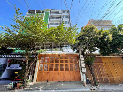 Building for Rent at Sangkat Toul Svay Prey Building in Phnom Penh Capital