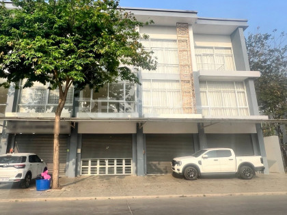 ផ្ទះសម្រាប់ជួលនៅបុរីវ៉ារីណាសែនសុខ Flat in Phnom Penh Capital