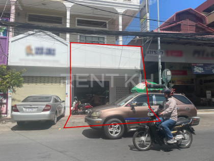Shop House for Rent near Toul Tumpung Market Flat in Phnom Penh Capital