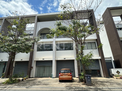 Shophouse for rent at borey pnhom penh park Flat in Phnom Penh Capital
