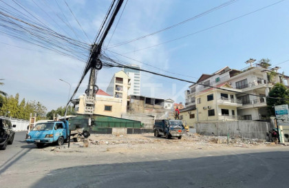 Corner Land for Rent near Tuol Tumpung Market Land in Phnom Penh Capital