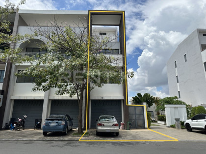 Shophouse for rent at borey pnhom penh park Flat in Phnom Penh Capital