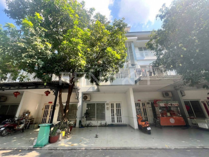 Link House for Rent in Borey Peng Huoth, Makro SuperMarket Villa in Phnom Penh Capital