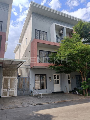 Link House Villa for Rent at Borey Arata Sen Sok Villa in Phnom Penh Capital
