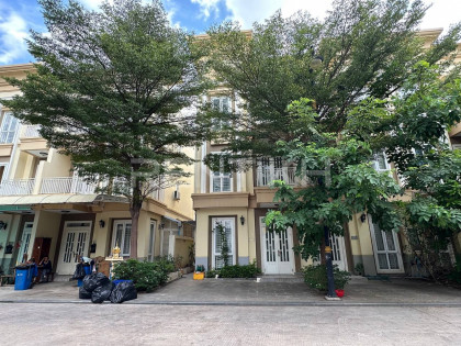 Link House for Rent in Borey Mekong Royal 6A Flat in Phnom Penh Capital