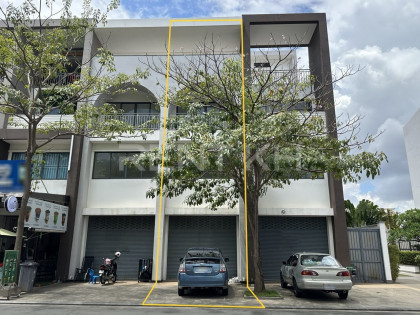 Shophouse for rent at borey pnhom penh park Flat in Phnom Penh Capital