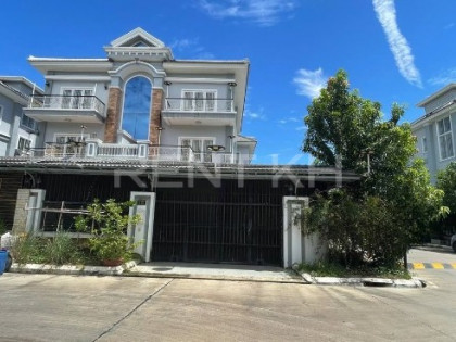 Twin villa for Rent at Borey Vimain Phom Penh Villa in Phnom Penh Capital
