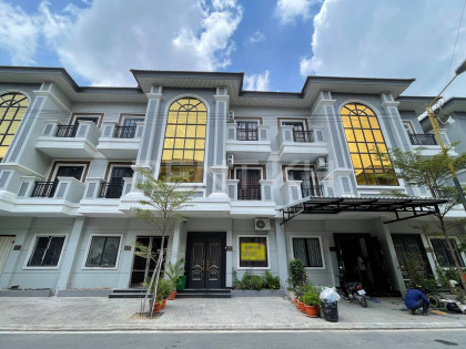 Link House for Rent at Borey Thai Chhunkry, Khan Sen Sok Villa in Phnom Penh Capital