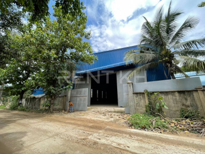 ឃ្លាំងសម្រាប់ជួលនៅច្បារអំពៅ Warehouse in Phnom Penh Capital