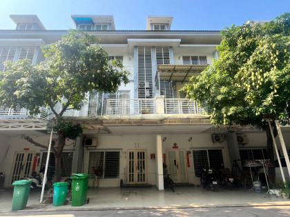 Link House Villa for Rent at Borey Peng Huoth, AEON Sen Sok Mall Villa in Phnom Penh Capital