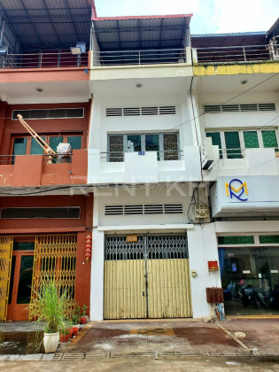 Shophouse for rent near psatoch market Flat in Phnom Penh Capital