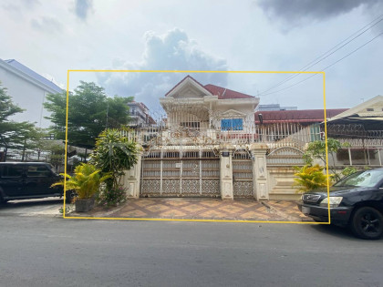 Villa for Rent at Sangkat Tuek L'ak Ti Muoy, TuolKork Villa in Phnom Penh Capital