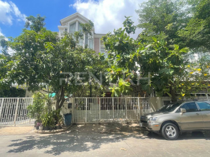 Twin Villa for Rent in Borey Chip Mong Sen Sok Villa in Phnom Penh Capital