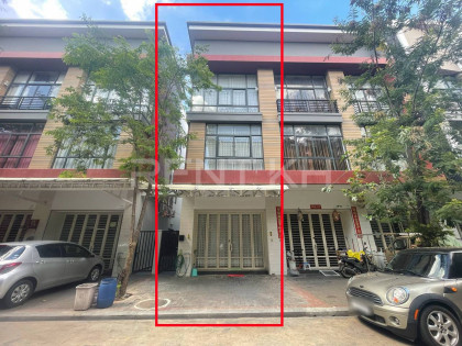 Link House for rent at Borey Peng Huoth Boeng Snor Flat in Phnom Penh Capital