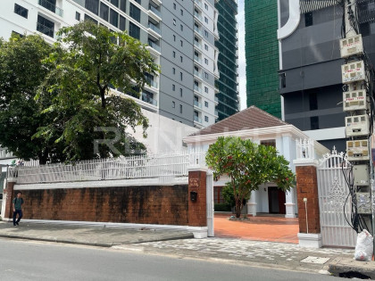 Villa for Rent at  Sangkat BKK1 Villa in Phnom Penh Capital