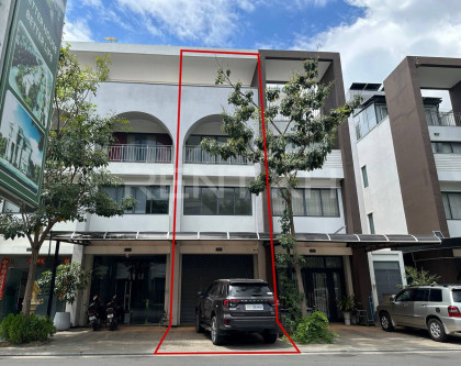 Shophouse for rent at borey pnhom penh park Flat in Phnom Penh Capital