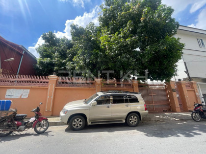 Villa for Rent near Tuol Tumpung Market Villa in Phnom Penh Capital