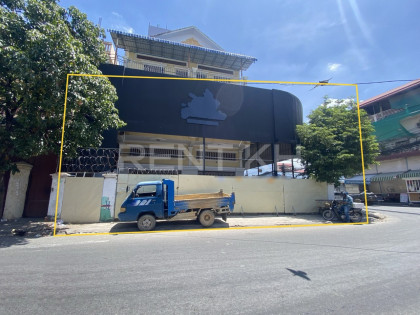 Corner Shop House for Rent​​​​ at Boeng Salang,Tuol Kork Flat in Phnom Penh Capital