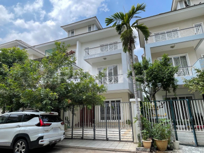 Twin Villa for Rent at Borey Phnom Penh Thmei Near Aeon Sen SOk Villa in Phnom Penh Capital