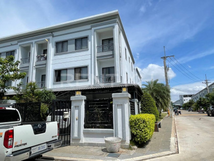 Link House for Rent at Borey Piphup Thmey La Sen Sok 2 Villa in Phnom Penh Capital