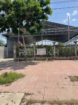Warehouse for Rent on the Main Road 1986 Warehouse in Phnom Penh Capital